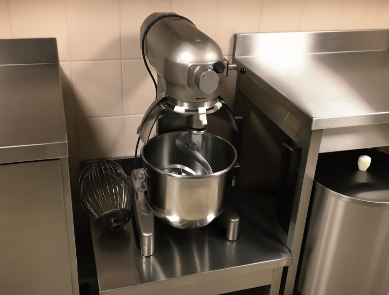 BAKERY-EQUIPMENTS-IN-QATAR-MIXER